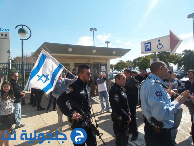 متطرفون يهود يعتدون على متضامنين مع القيق في مستشفى العفولة